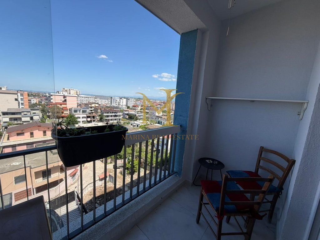 JEPET ME QERA APARTAMENT 1+1 NE DURRES STACIONI TRENIT!
