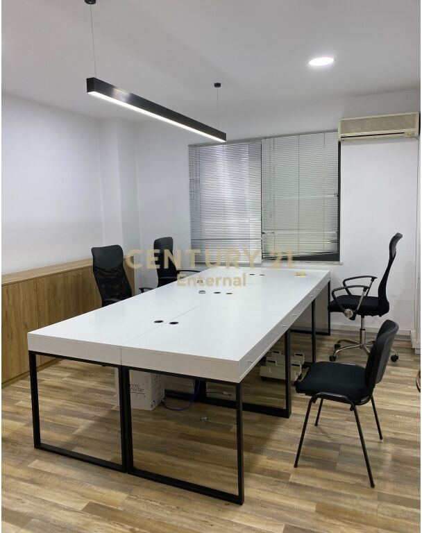 Ufficio 2+1 in affitto a ish-Bllok