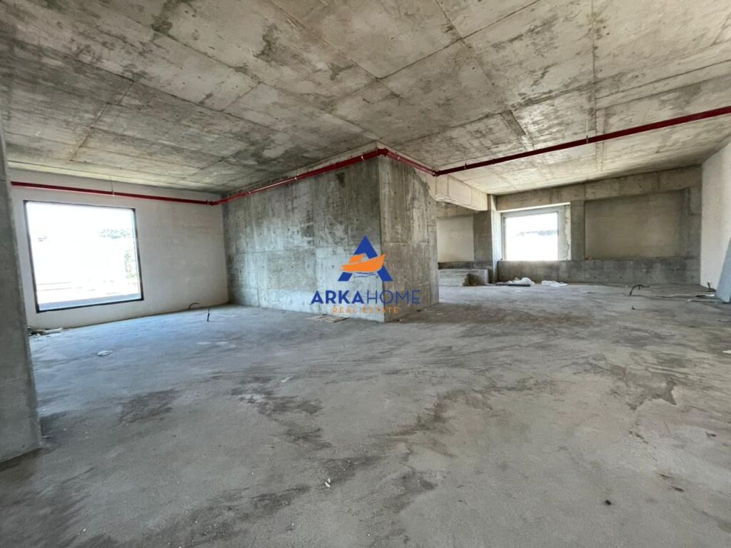 BUSINESS PREMISES / OFFICE FOR RENT 830M2 "TEK TEG" 16000 EURO