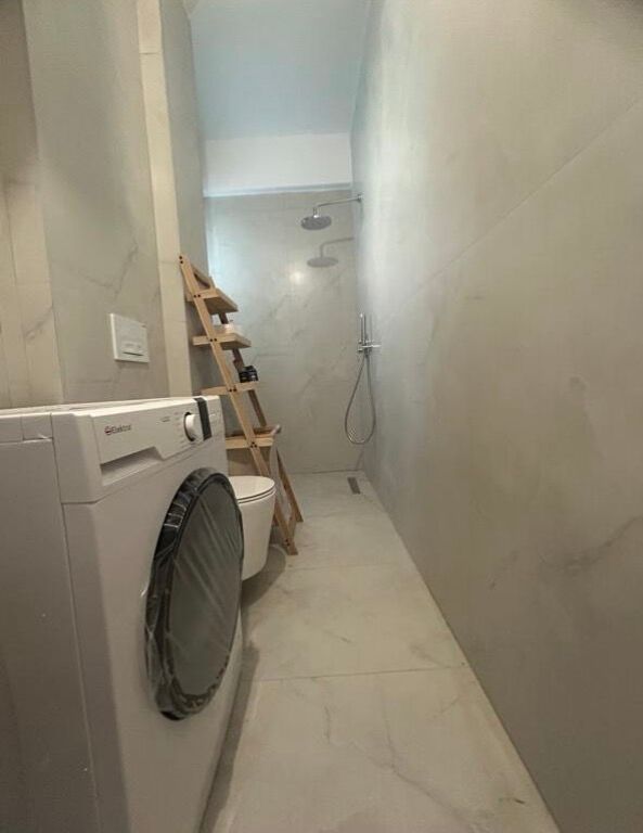 Jepet me qera garzoniere 300€