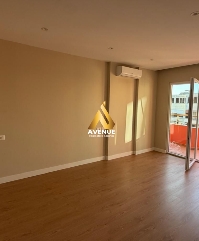 SHITET APARTAMENT 2+1 – Prane Kompleksi Usluga