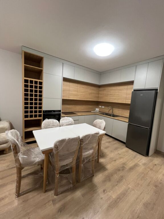 🏡 Apartament 2+1 me parkim tek Univers City
