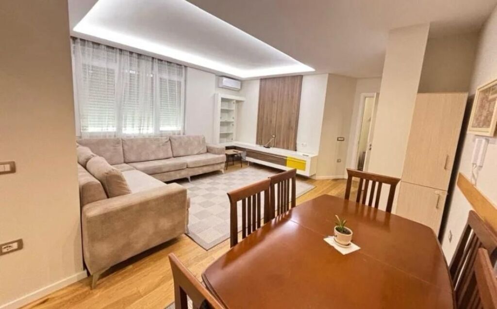 JEPET APARTAMENT ME QERA 3+1 QENDER