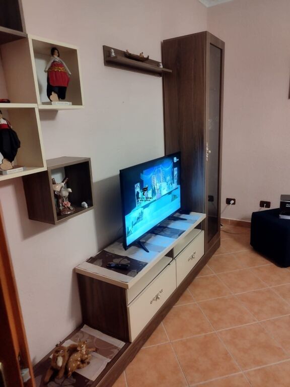APARTAMENT ME QERA 3+1 KODRA E PRIFTIT 70.000 LEKE FH-70494