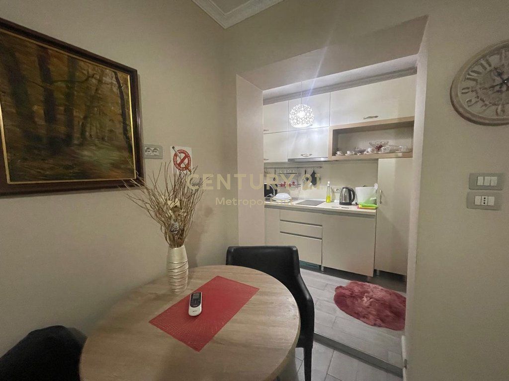 Apartament 1+1 me qira në zemër të Tiranës – Myslym Shyri