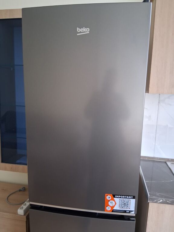 Apartament 1+1 me qira në Plazh, pamje deti – pranë Hotel Adriatikut
