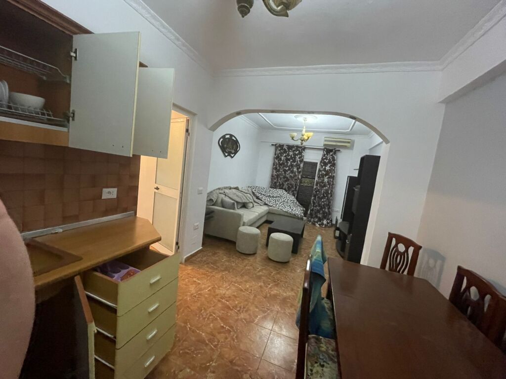 Jepet me qira apartament 1+1 në zonën e Plazhit