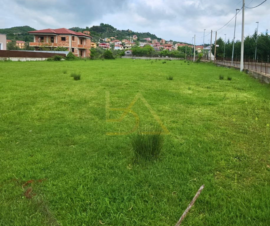 Okazion! Shitet Tokë – Vorë, Tiranë