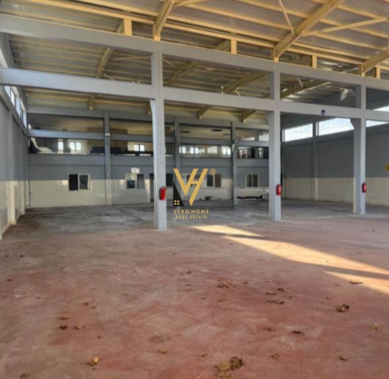 JEPET KAPANON 3.200 M2 ME QERA NE FUSHE KRUJE 3.200 EURO