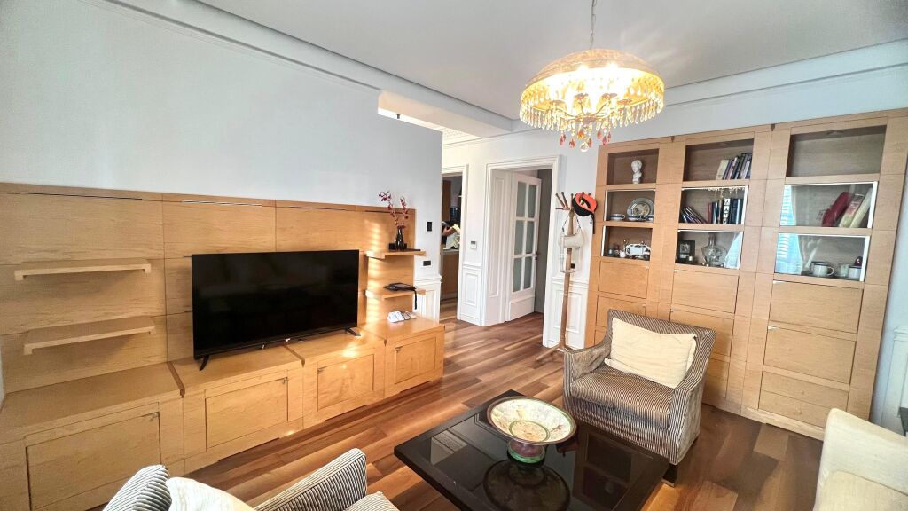 🏡 Jepet me Qera : 1+1 + Kuzhina Vec 📍Shkolla e Kuqe - Kt.2 - 600€/Muaj - S.75m² 