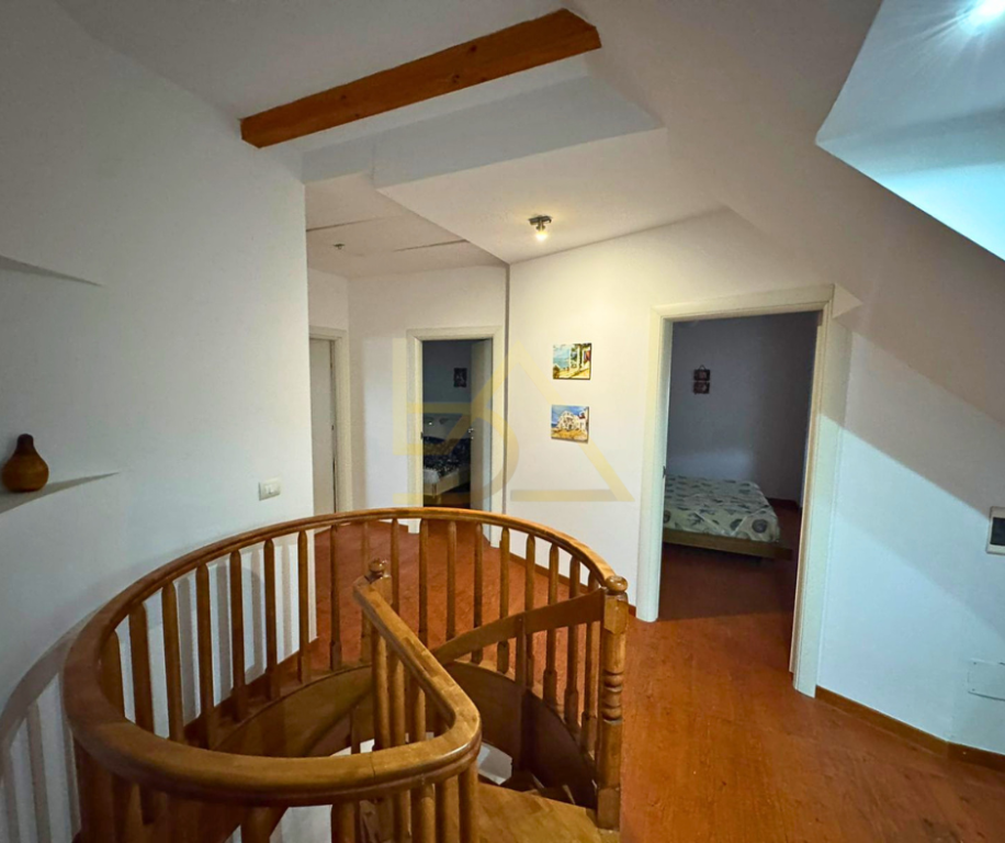 Jepet Vila me Qira – Durrës, Mak Albania