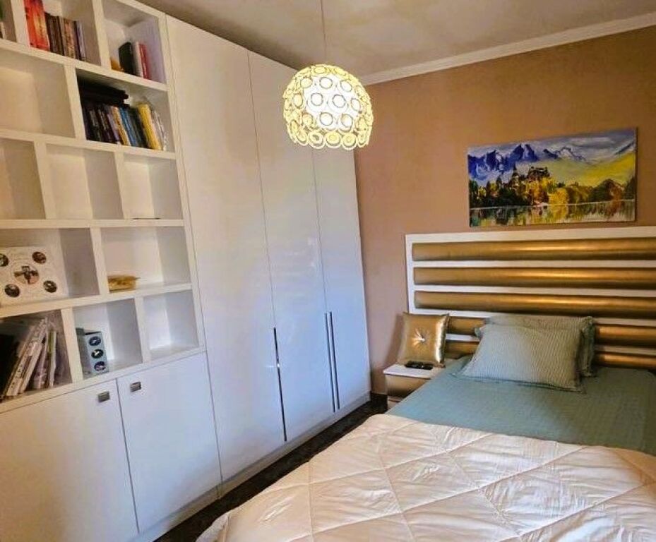 Shitet Apartament 2+1 pranë Vila L 2021, Astir