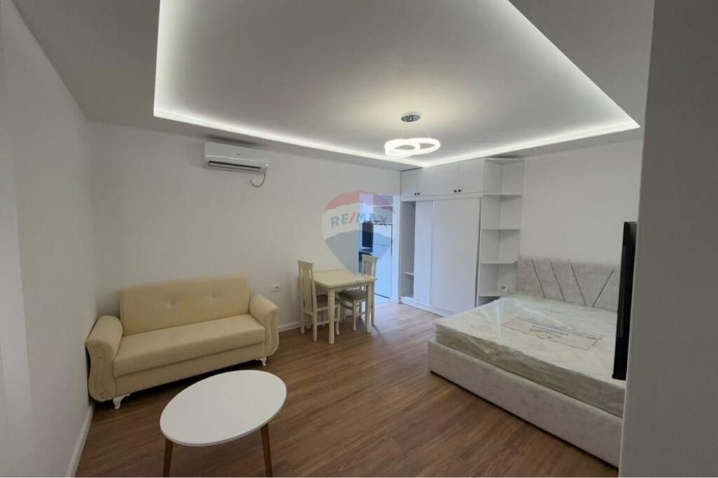 Shitet gasoniere tek Rruga e Dibres(ID: 530471014-61)