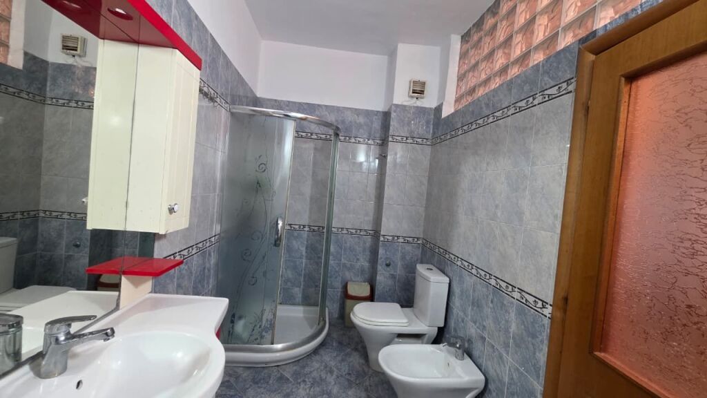 🏡 Apartament 3+1 për shitje pranë Conad, Vlorë