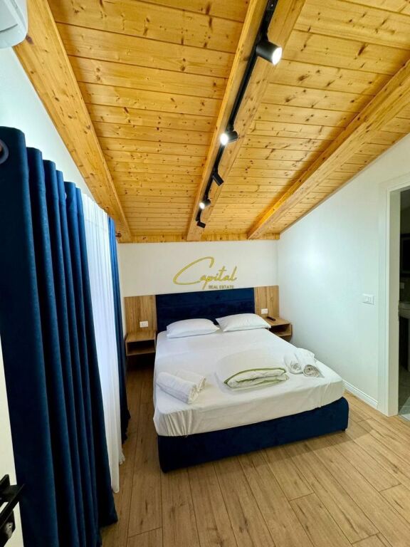 HOTEL ME QIRA 300 M2 QENDER 750.000 EURO