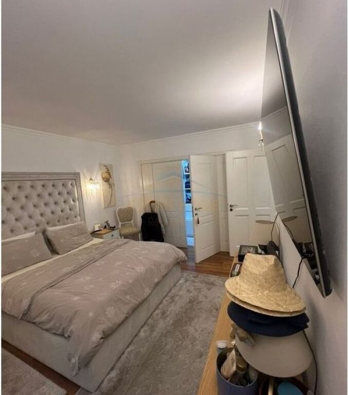 Shitet, Apartament 2+1 + Garderobë, Rruga e Kavajës,Tiranë