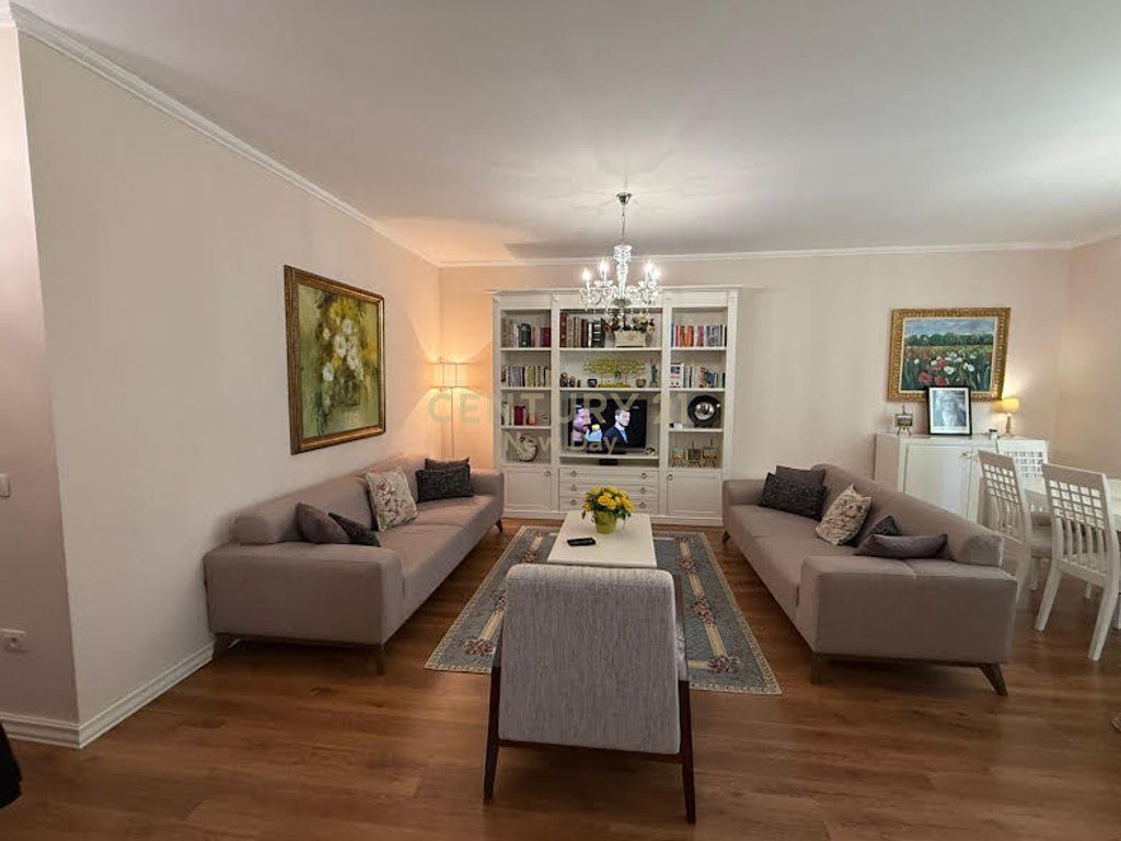 Jepet me qira apartament 2+1+2 zona Ish-Rajonit.