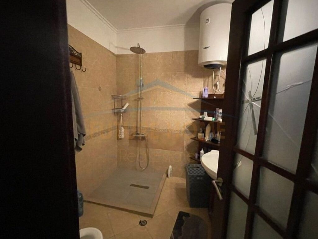 Shitet, Apartament 2+1+2, Kodra e Diellit, Tiranë.