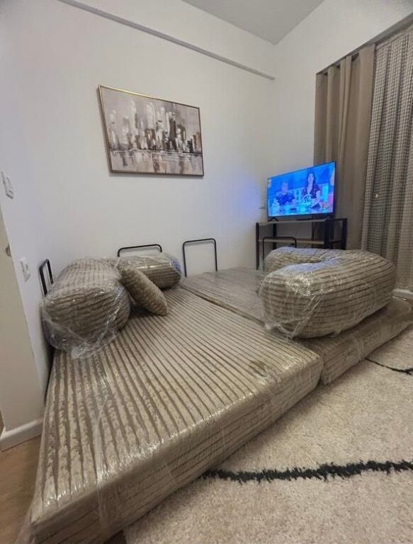 Jepet me qera garzoniere 300€