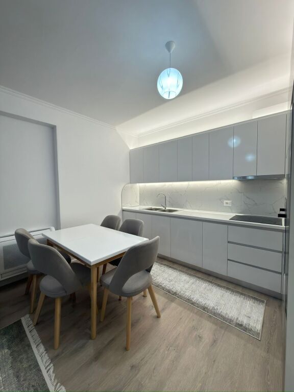 Affittasi 2+1+2+parcheggio RESIDENCA OASIS ASTIR 70.000 leke