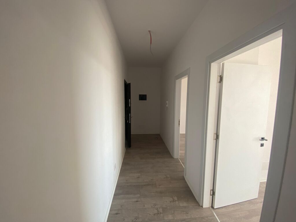 Shitet, Apartament 1+1 , Kamez, Tirane . Empire68069