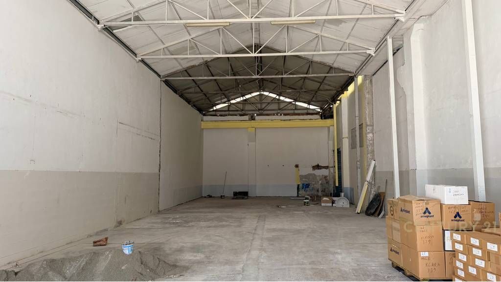 MAGAZZINO DI 300 MQ IN AFFITTO IN VIA JORDAN MISJA!