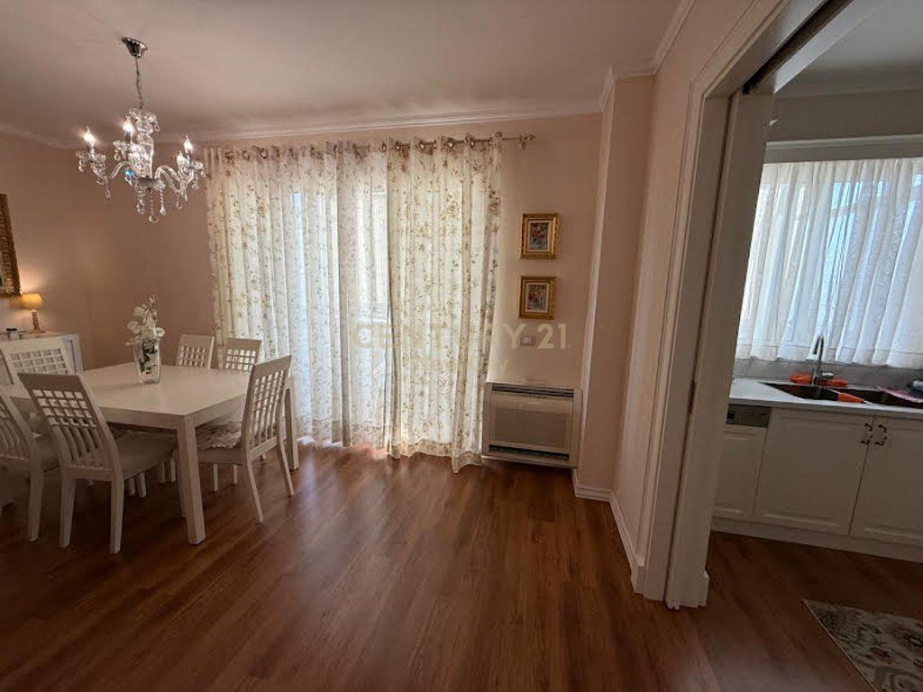 Jepet me qira apartament 2+1+2 zona Ish-Rajonit.