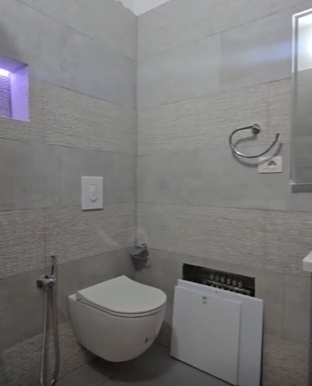 Shitet apartament 1+1 tek Fresku prane Restorant Deliu!