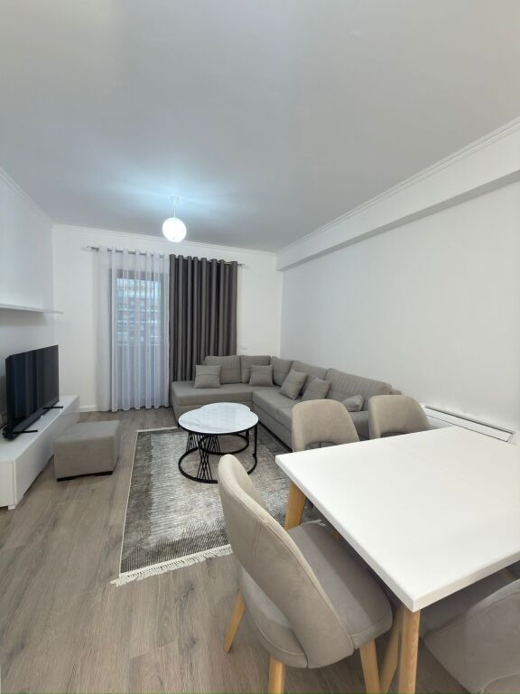 Affittasi 2+1+2+parcheggio RESIDENCA OASIS ASTIR 70.000 leke