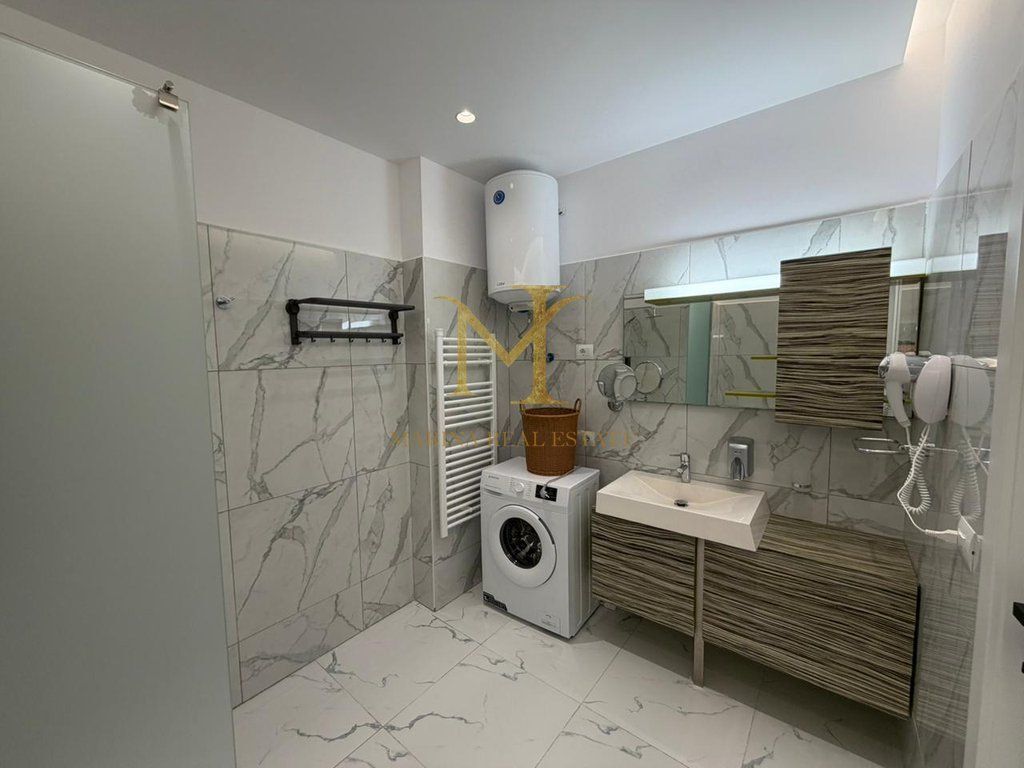 JEPET ME QERA APARTAMENT 1+1 NE DURRES STACIONI TRENIT!