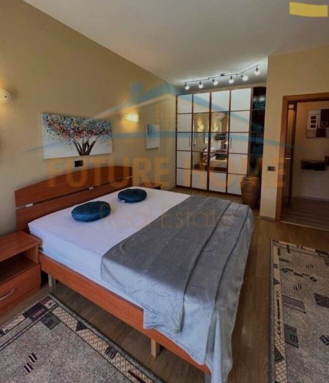 Qira, Apartament 1+1+2, Rruga e Barrikadave