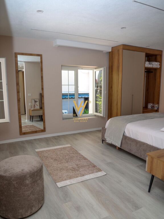 SHITET VILE DY KATESHE DHE TRUALL NE QENDER 430.000 EURO