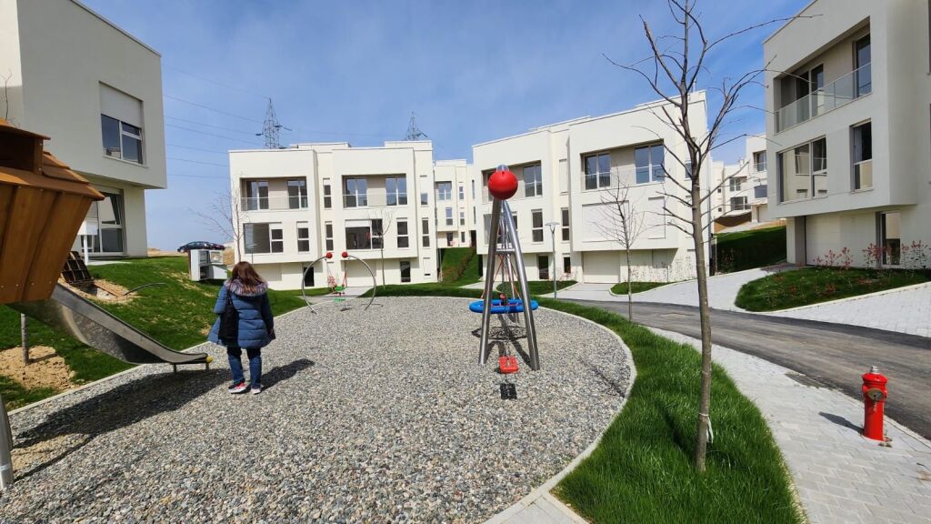 Vile 3 Kateshe per shitje ne Sauk.