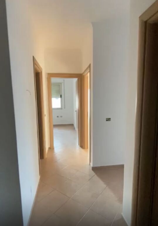 Shesim apart 2+1+2 te Liqeni i Thate prane Radissonit