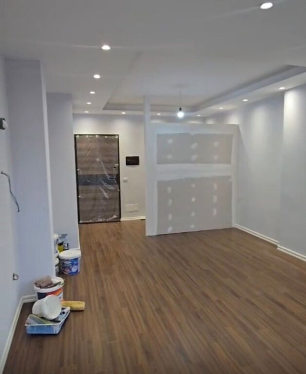 Shitet apartament 1+1 tek Fresku prane Restorant Deliu!