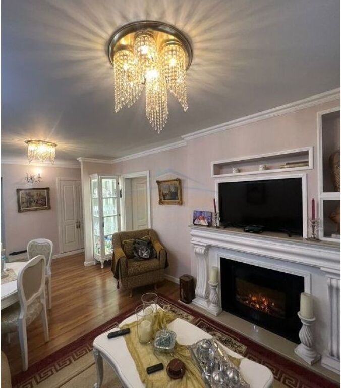 Shitet, Apartament 2+1 + Garderobë, Rruga e Kavajës,Tiranë