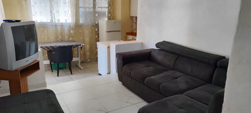 Qera | Apartament 2 + 1 | Shallvaret | 400 €/muaj