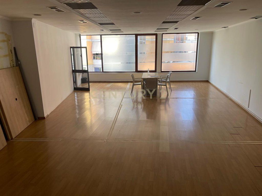 Japim me qera zyre perballe Parlamentit!