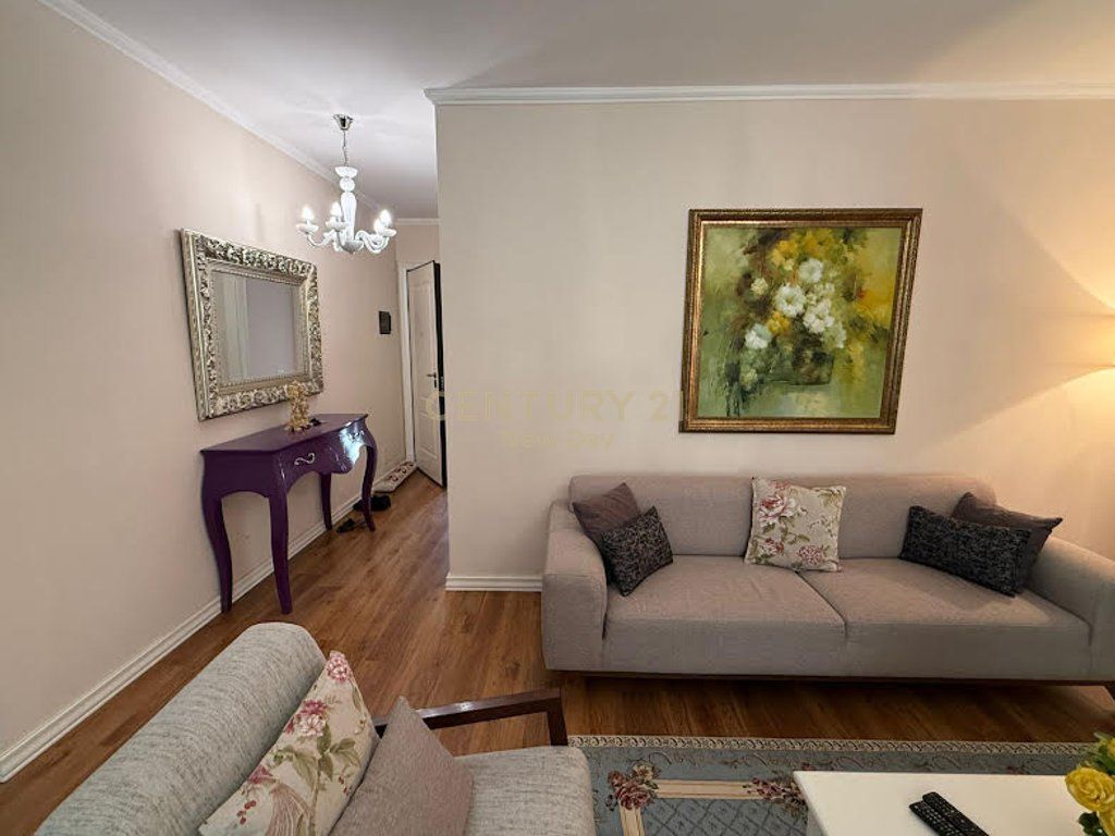 Jepet me qira apartament 2+1+2 zona Ish-Rajonit.