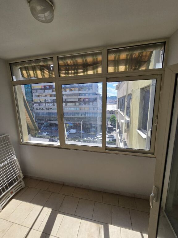 Affittasi 2+1 a Zogu i Zi