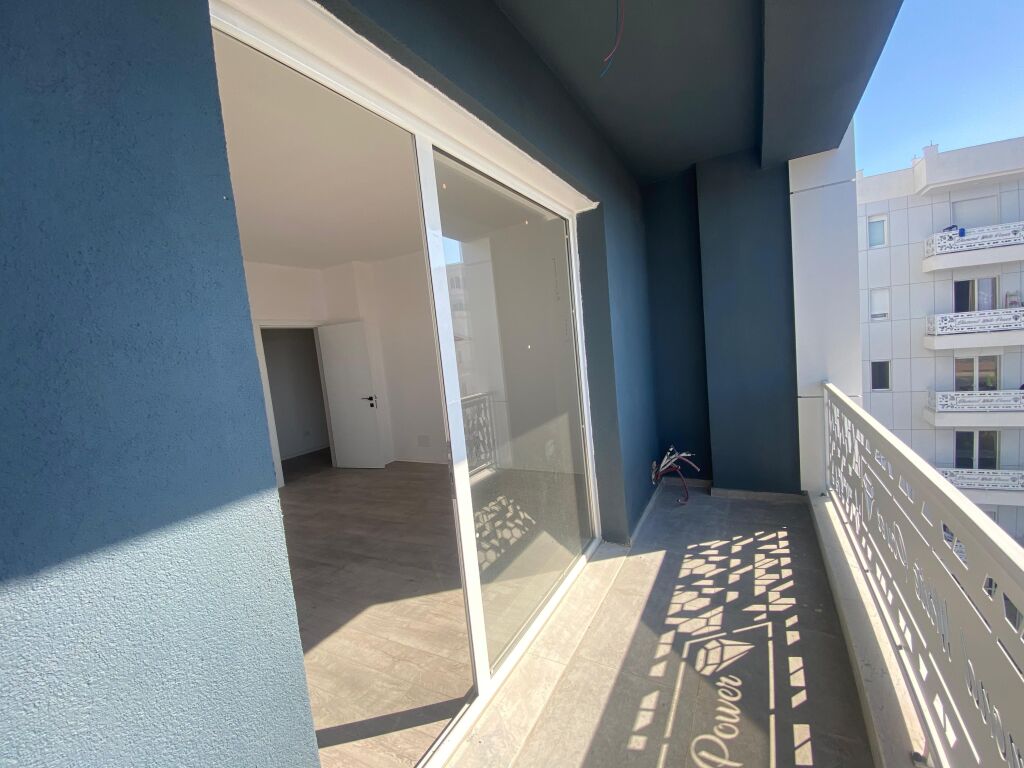 Shitet, Apartament 1+1 , Kamez, Tirane . Empire68069