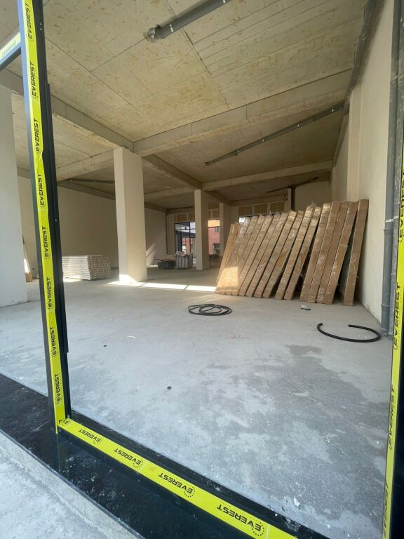 Jepet me Qira Ambient Komercial – Paskuqan, Rezidenca Platinium 1