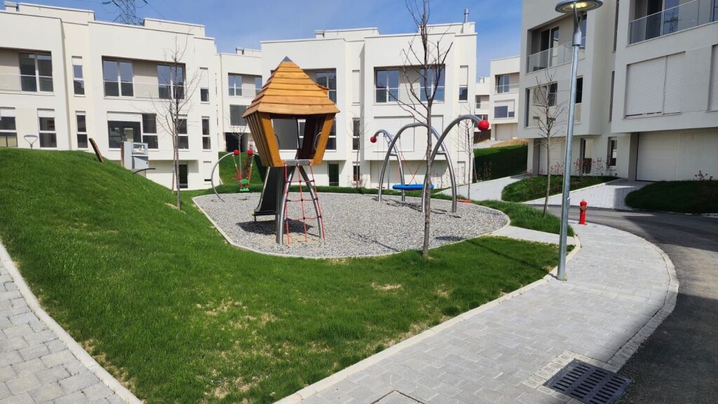 Vile 3 Kateshe per shitje ne Sauk.