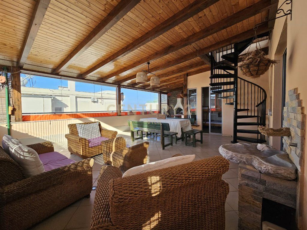 Jepet me qera apartament 2+1 shume prane detit ne Golem , Durres!!