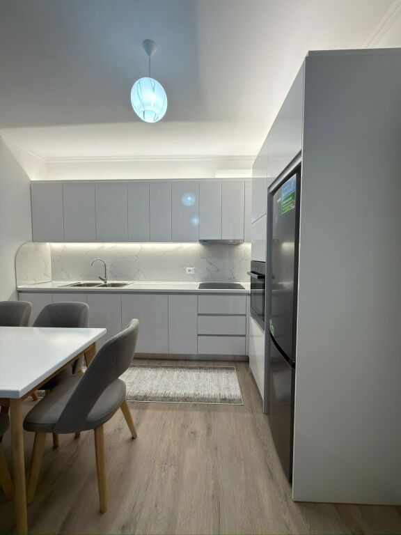 Affittasi 2+1+2+parcheggio RESIDENCA OASIS ASTIR 70.000 leke