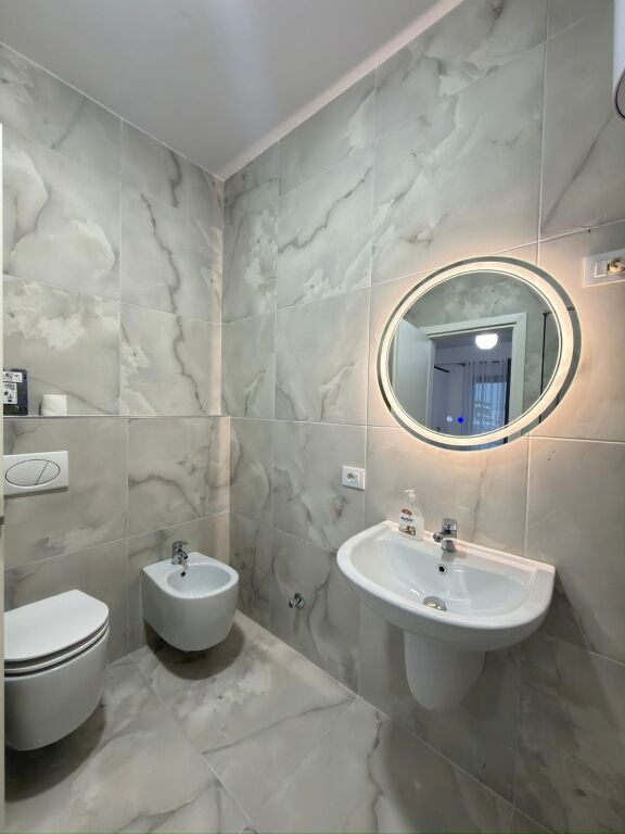 Affittasi 2+1+2+parcheggio RESIDENCA OASIS ASTIR 70.000 leke