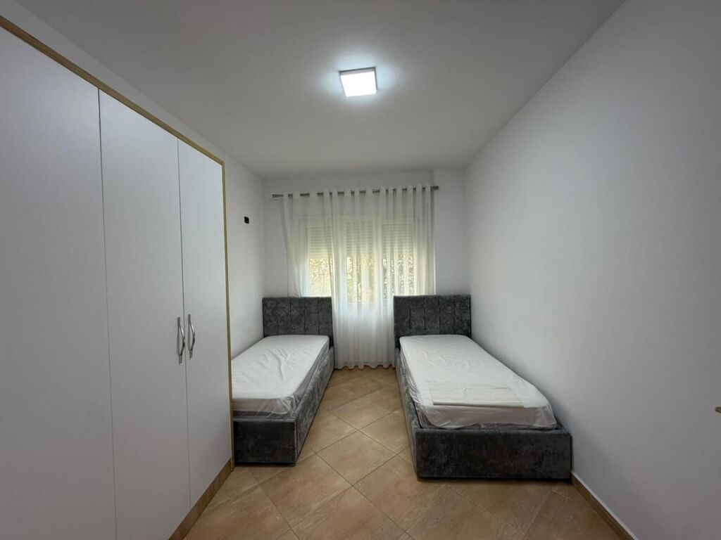 Apartament 2+1+Parking per qira tek Kopeshti Botanik.