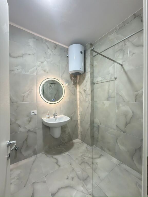 Affittasi 2+1+2+parcheggio RESIDENCA OASIS ASTIR 70.000 leke