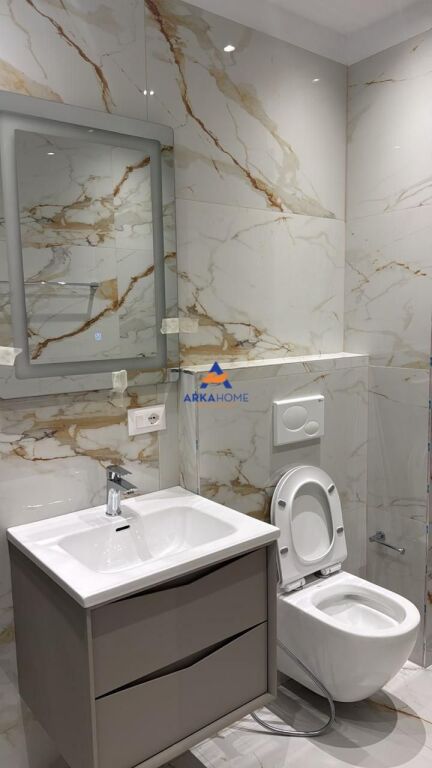 JEPEN ME QERA 2 AMBIENTE ZYRASH 60M2 (SECILA) 800 EURO (SECILA)