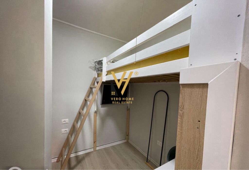 JEPET APARTAMENT 2+1 TEK ISH TREGU ELEKTRIK 650 EURO